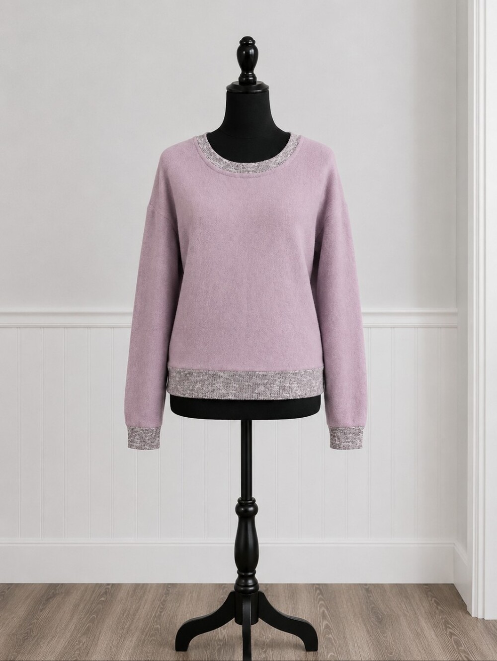 ✨️𝑴𝒂𝒌𝒆 𝒂𝒏 𝑶𝒇𝒇𝒆𝒓✨️•Aeropostale Women's Gray Sweater